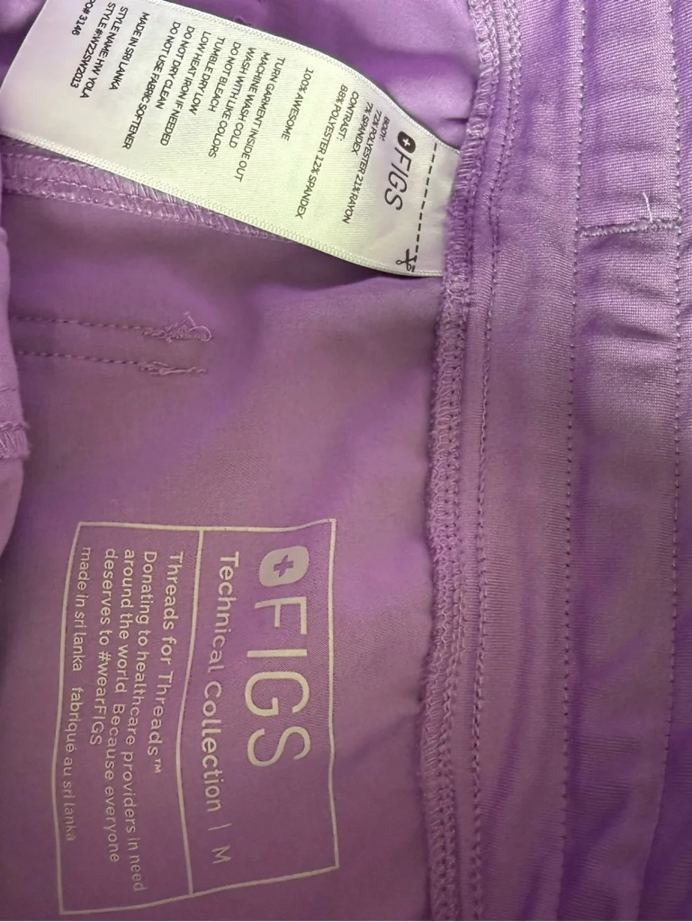 SET: Figs Lilac Dawn Catarina Scrub Top (S) & Kade Cargo Pant (M) - Picture 4 of 6